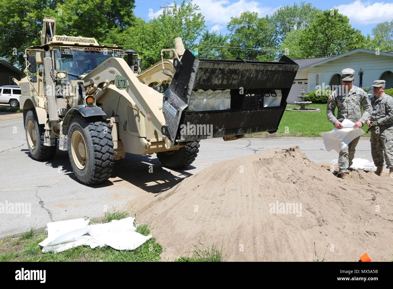 Missouri Army National Guard 220th Engineer Company arrives on Starling