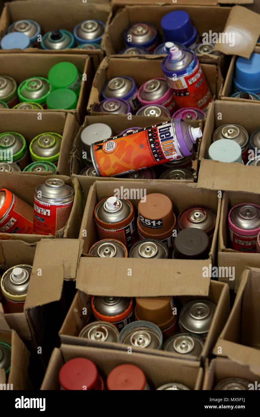 Graffiti spray paint hires stock photography and images Alamy