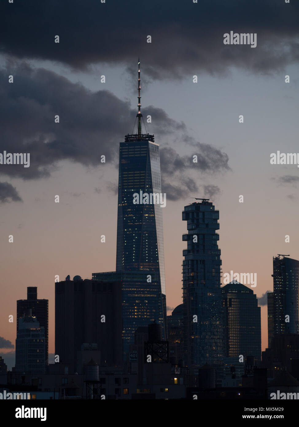 Downtown manhattan skyline hi-res stock photography and images - Alamy