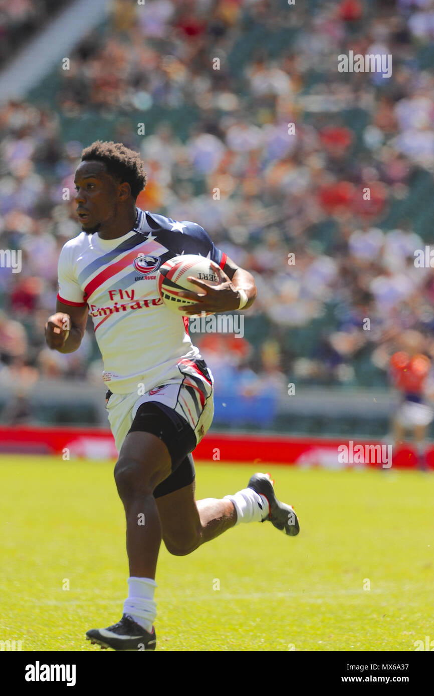 Twickenham Stadium, London, UK. 3rd Jun, 2018. Carlin Isles (USA) running with the ball during a USA V Ireland match at the penultimate stage of the HSBC World Rugby Sevens Series at Twickenham Stadium, London, UK.  The series sees 20 international teams competing in rapid 14 minute matches (two halves of seven minutes) across 11 different cities around the world - the finale will be in Paris in June. Credit: Michael Preston/Alamy Live News Stock Photo