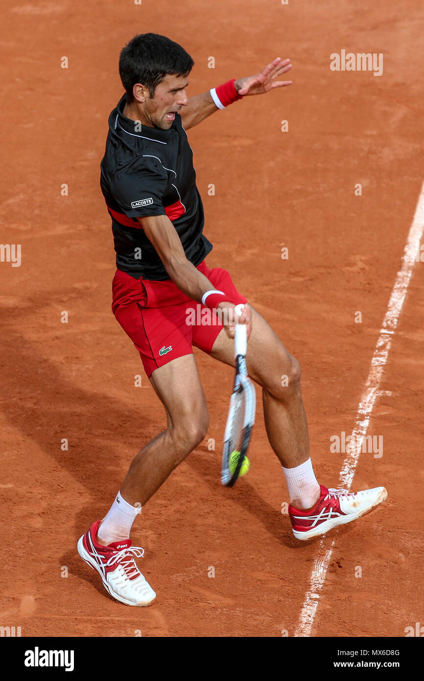 PARIS, IF - 03.06.2018: ROLAND GARROS 2018 - Novak Djokovic (SRB) in a  match valid for the 2018 Roland Garros tournament held in Paris, IF.  (Photo: Andre Chaco/Fotoarena Stock Photo - Alamy