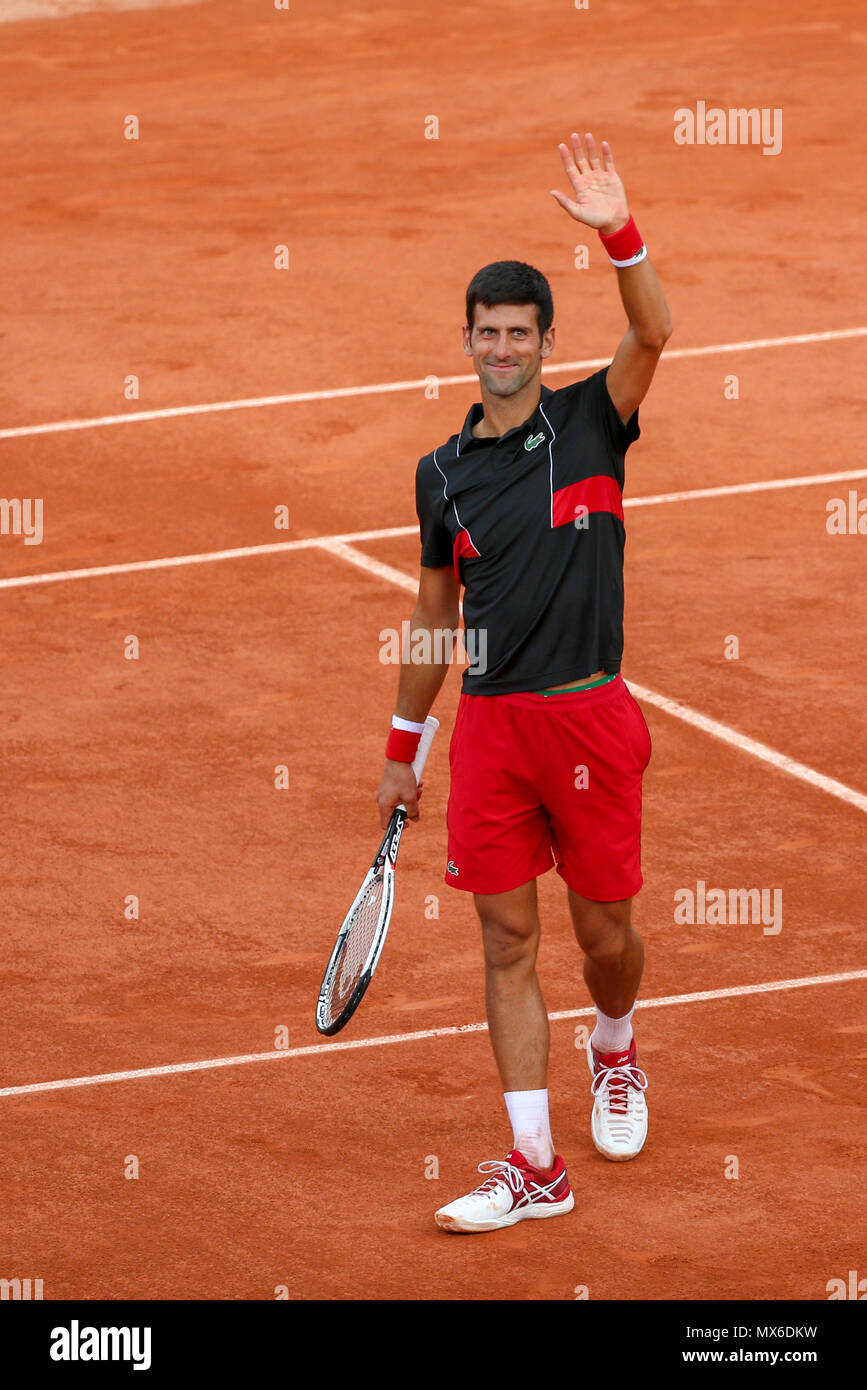 PARIS, IF - 03.06.2018: ROLAND GARROS 2018 - Novak Djokovic (SRB) in a  match valid for the 2018 Roland Garros tournament held in Paris, IF.  (Photo: Andre Chaco/Fotoarena Stock Photo - Alamy