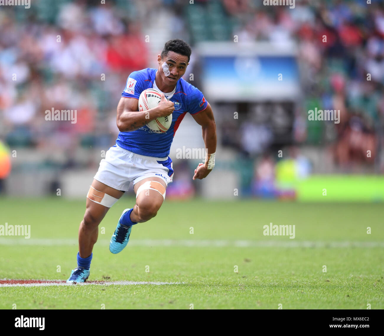 Twickenham Stadium, London, UK. 3rd June, 2018. HSBC World Rugby Sevens  Series, Samoa 7s Versus Scotland 7s; Vaa Apelu Maliko of Samoa on his way to  scoring Credit: Action Plus Sports/Alamy Live