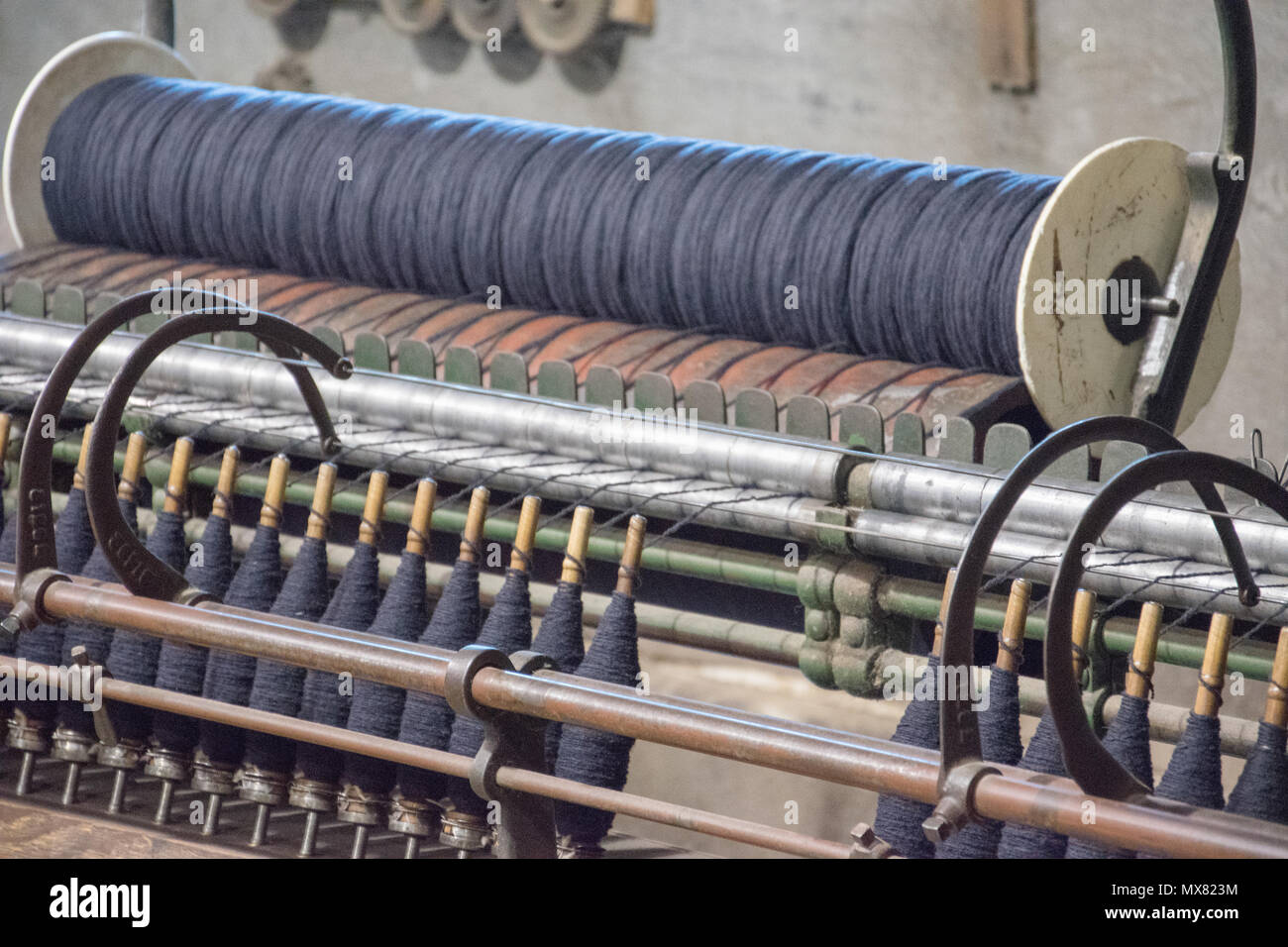 Textile roving hires stock photography and images Alamy