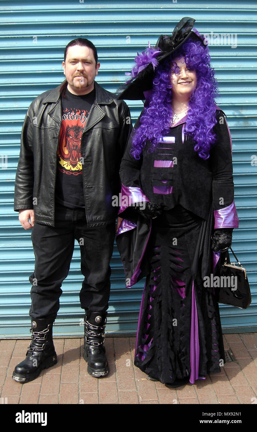 DIVERSITY OF DRESS IS OK! YOUNG GOTHS at the annual Whitby, Yorkshire UK Goth Festival Stock Photo