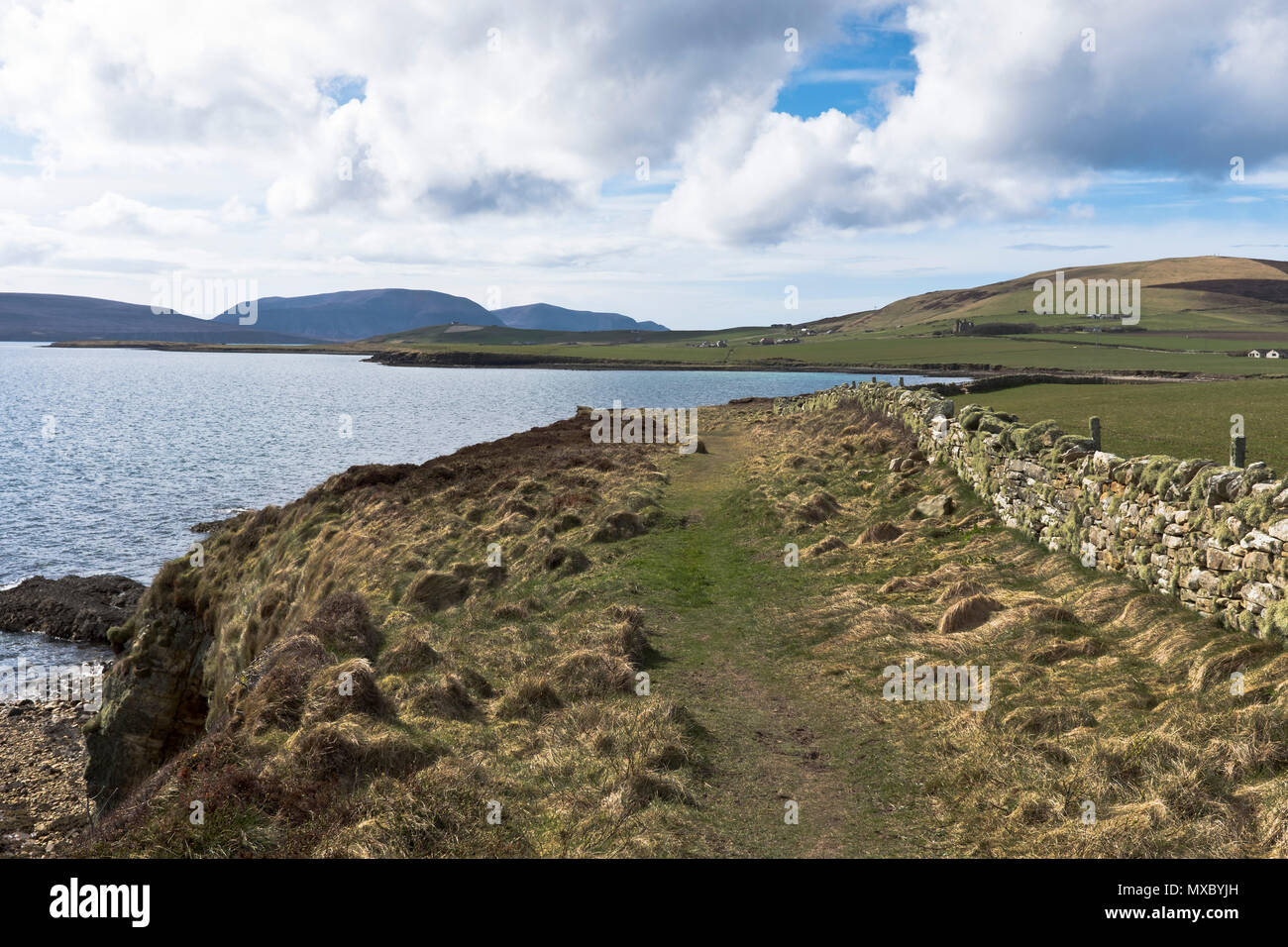 dh St Magnus Way footpath ORPHIR ORKNEY Foot path trail Scapa Flow cliff shore Finstown to Earl Hakons Round Kirk seacoast coast scotland Stock Photo