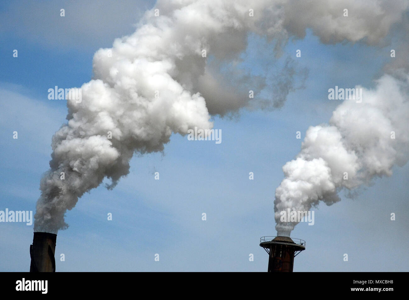 Emission Of Toxic Chemicals Stock Photos & Emission Of Toxic Chemicals