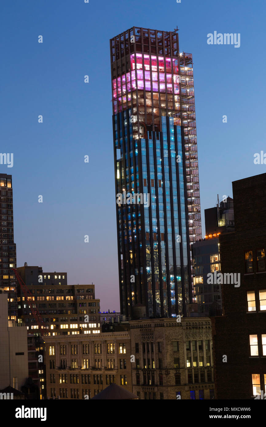 Nomad S Skyline Lights Up With Aurora Atop 277 Fifth Avenue In Manhattan Nyc Usa Stock Photo Alamy