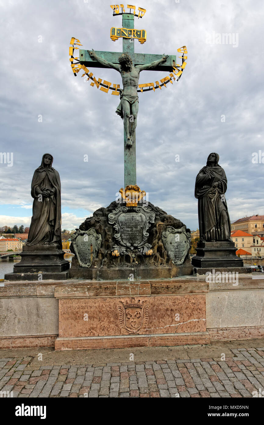 Charles Bridge and the Holy Crucifix, Prague Stock Photo Alamy