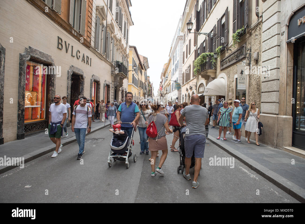 Rome streets via condotti hi-res stock photography and images - Alamy