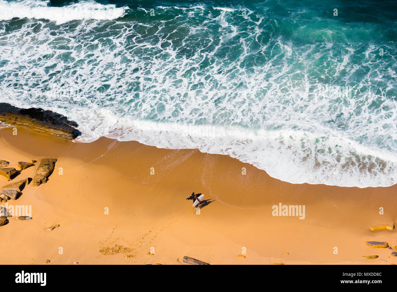 Aerial surfers hi-res stock photography and images - Alamy