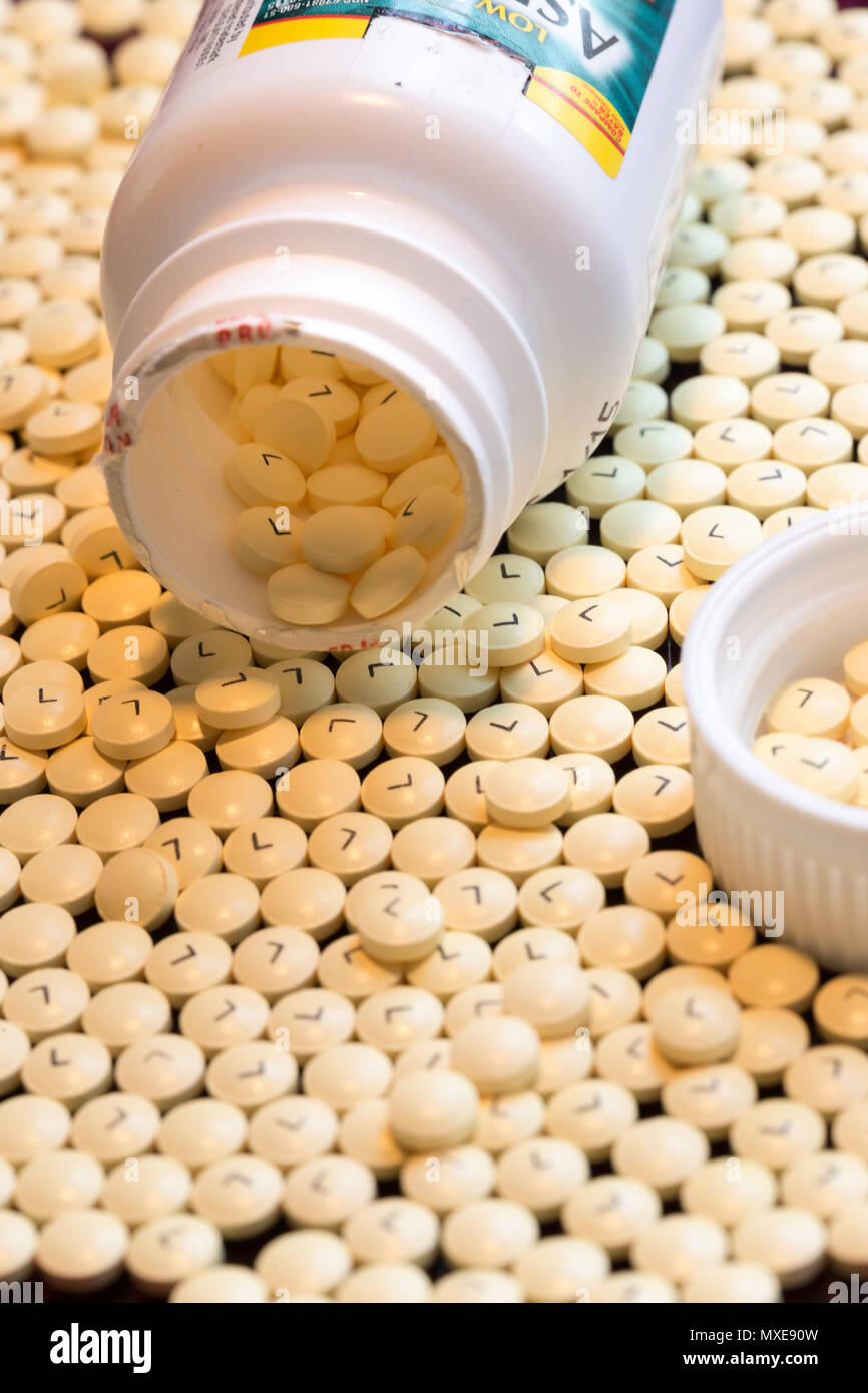 Low dose aspirin hires stock photography and images Alamy