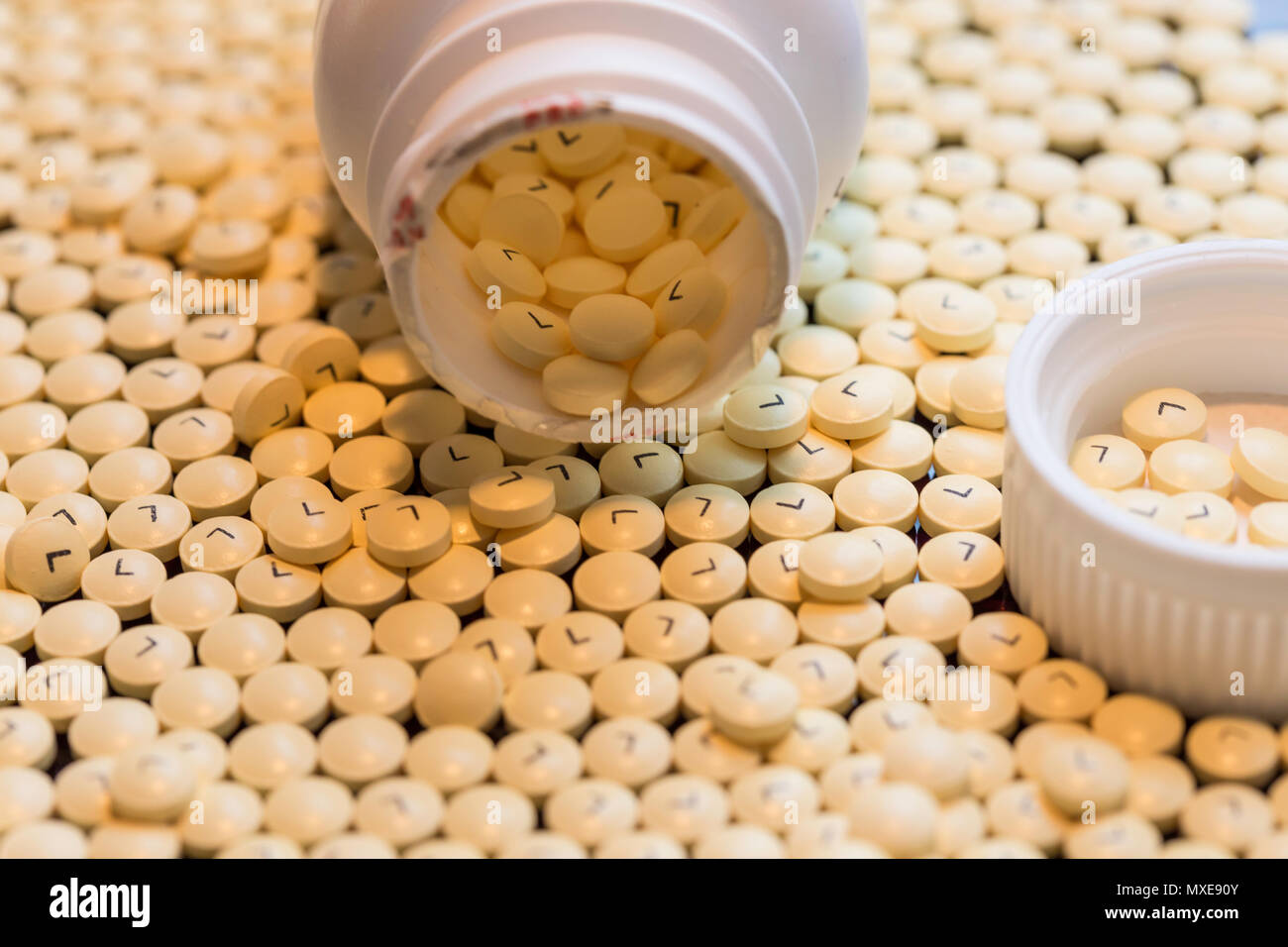 Aspirin Pill Yellow High Resolution Stock Photography and Images Alamy