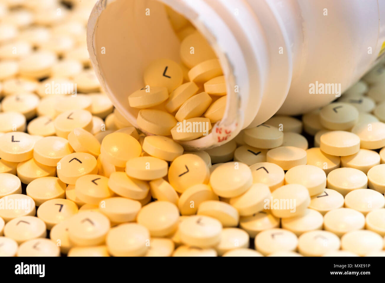 Close up of Baby Aspirin, USA Stock Photo Alamy