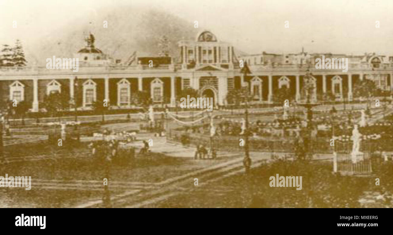 Palacio de Gobierno del Perú reconstruido luego del incendio ocurrido, a  fines de 1884, durante el gobierno del presidente Miguel Iglesias. A la  vista la Plaza Mayor de Lima después de