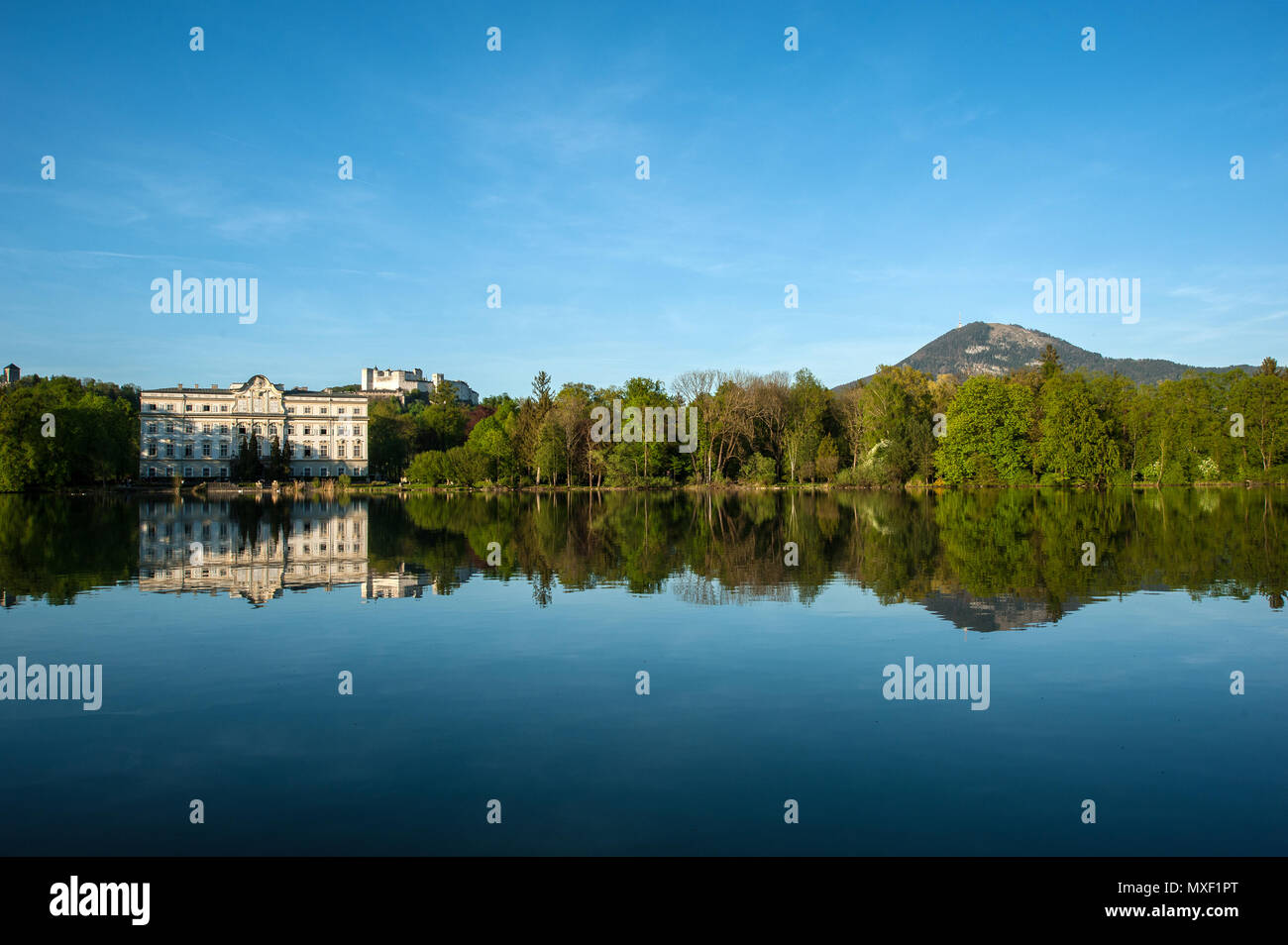 Salzburg Leopolskroner Weiher, a lake in the city Stock Photo