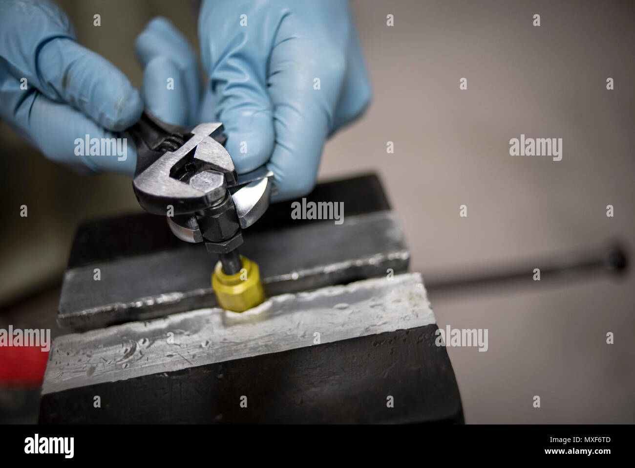 18th component maintenance squadron hydraulics hi-res stock photography ...