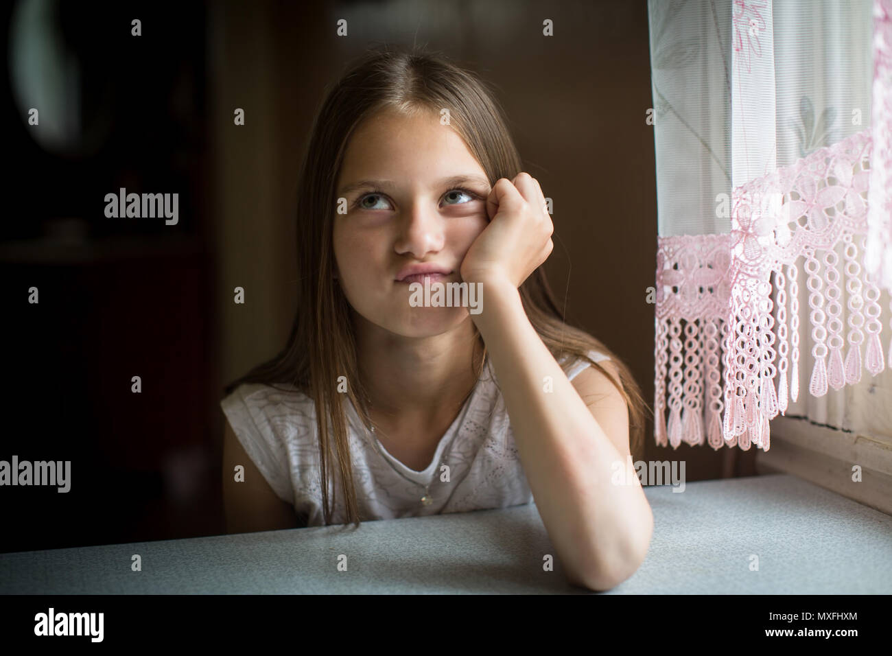 Ten year old girl looking hi-res stock photography and images - Alamy