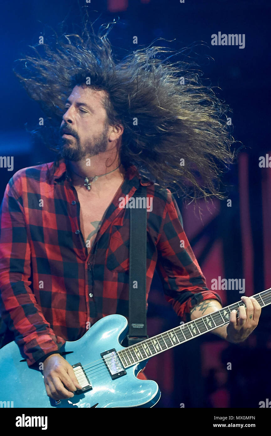 03 June 2018, Germany, Nuerburg: Frontman Dave Grohl from the US band 'Foo  Fighters' on the main stage at the music festival 'Rock am Ring'. Around 80  bands are performing this year.