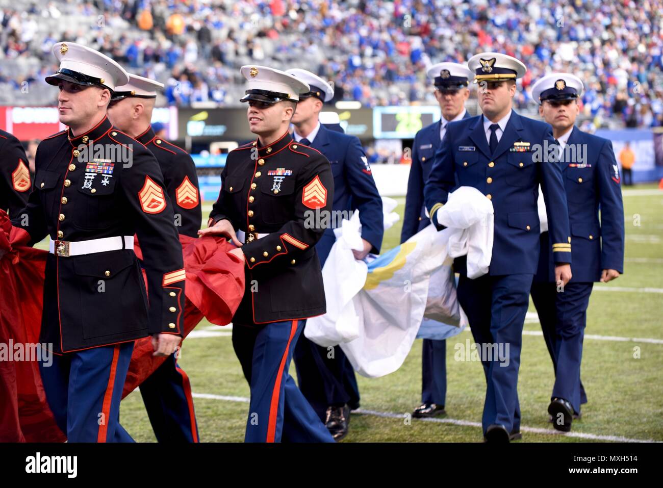 Giants top military jersey