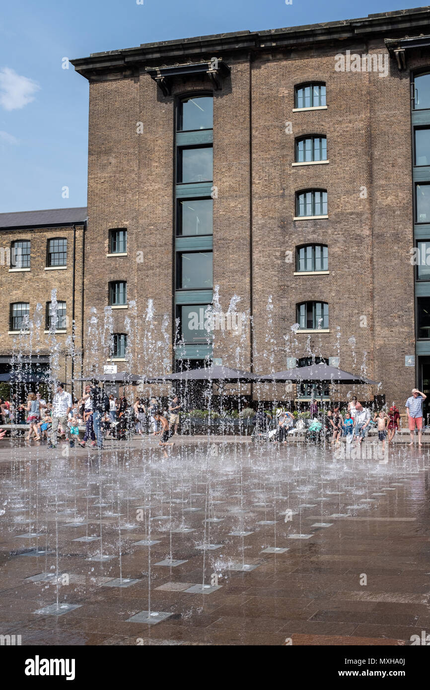 Granary Square Fountains, Kings Cross, London, UK Stock Photo Alamy