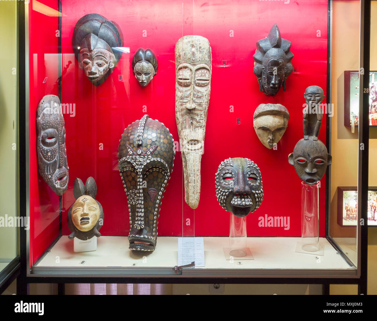 Máscaras. Museo africano en Madrid Stock Photo - Alamy