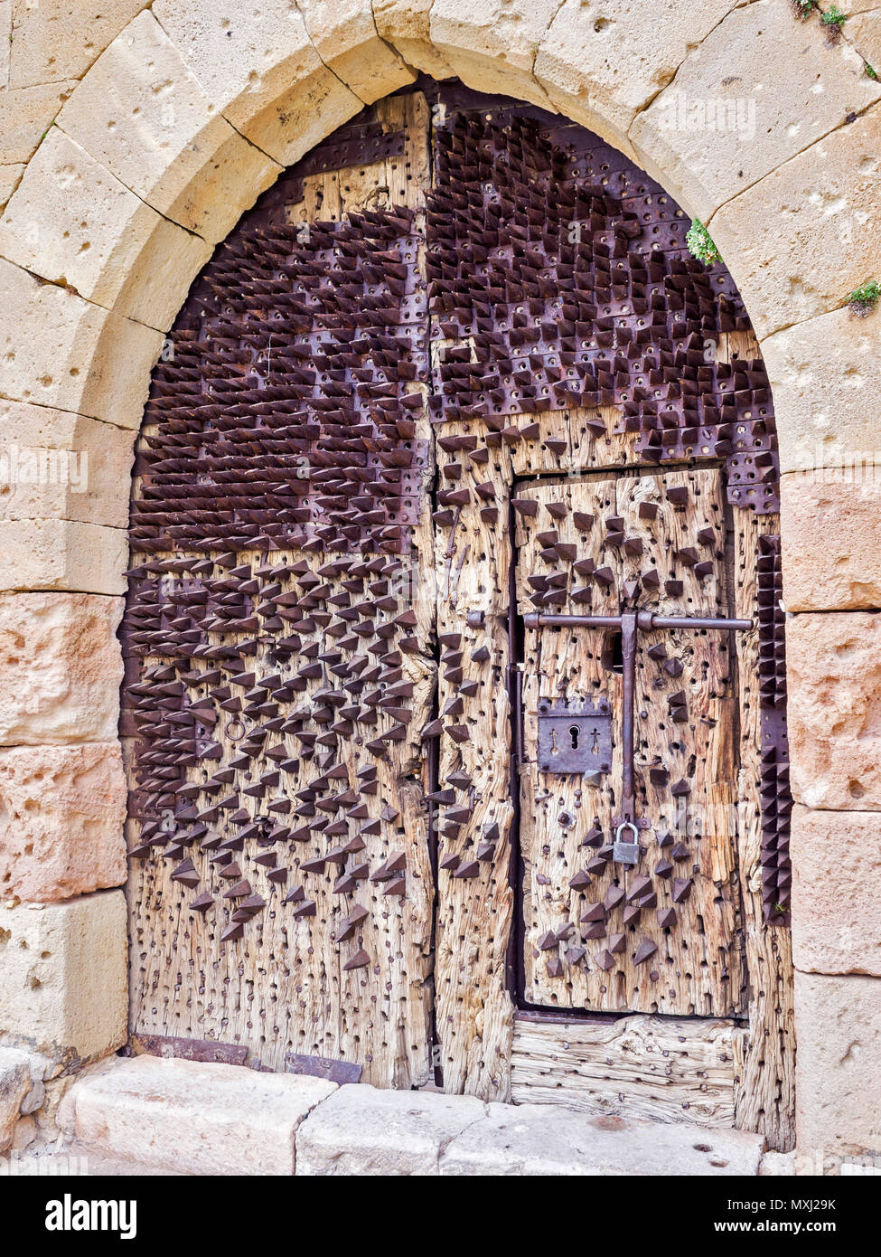Puerta del castillo de Pedraza. Castilla León. España Stock Photo - Alamy