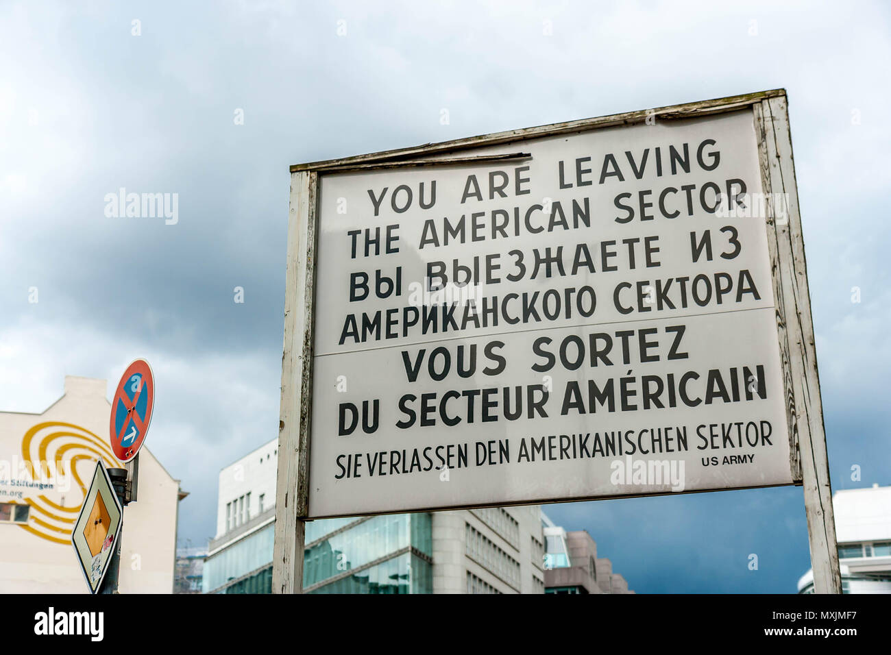 Checkpoint Charlie US Side Stock Photo Alamy