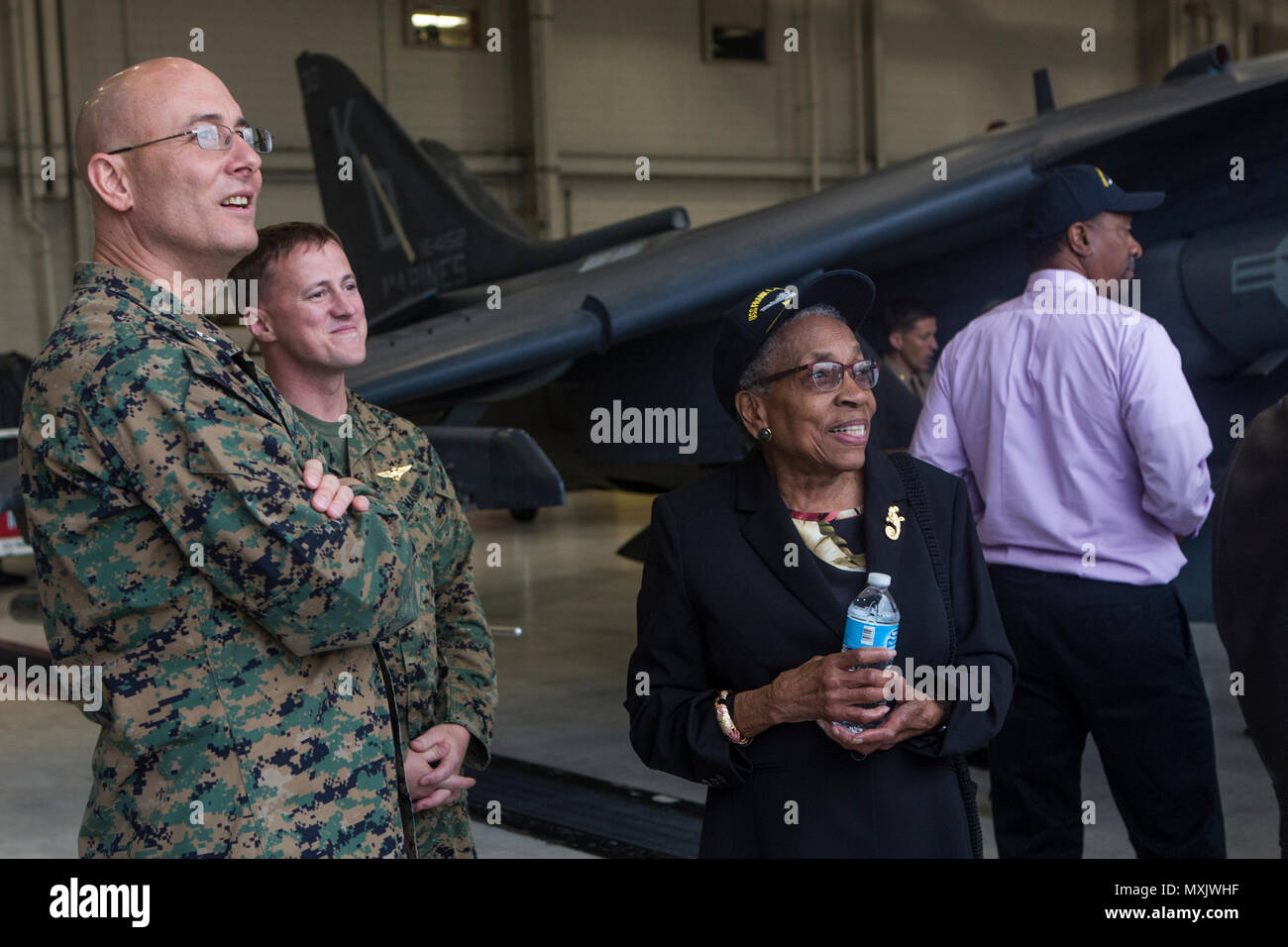 U.S. Marines and family of the late Lt. Gen. Frank E. Petersen Jr ...