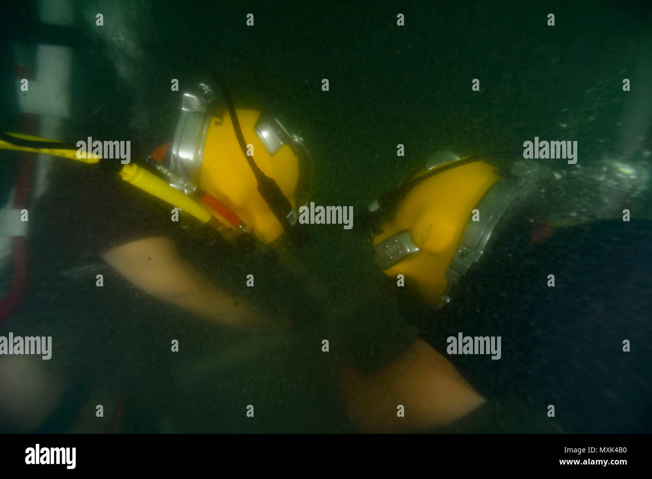 Kirby Morgan 37, PDF, Underwater Diving