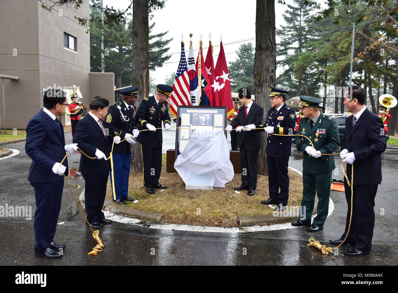 Key leaders from the 2nd Infantry Division/ROK-U.S. Combined Division ...