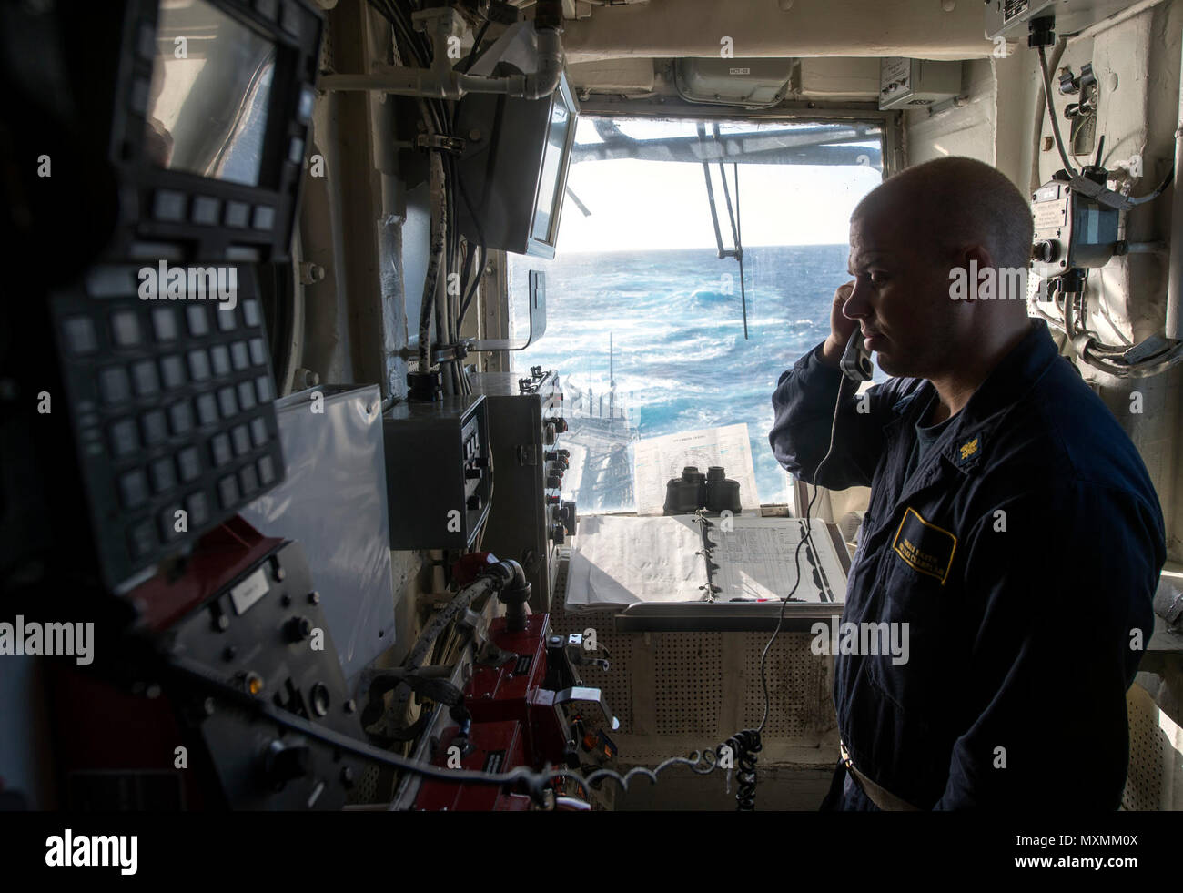 Integrated voice communication system hires stock photography and