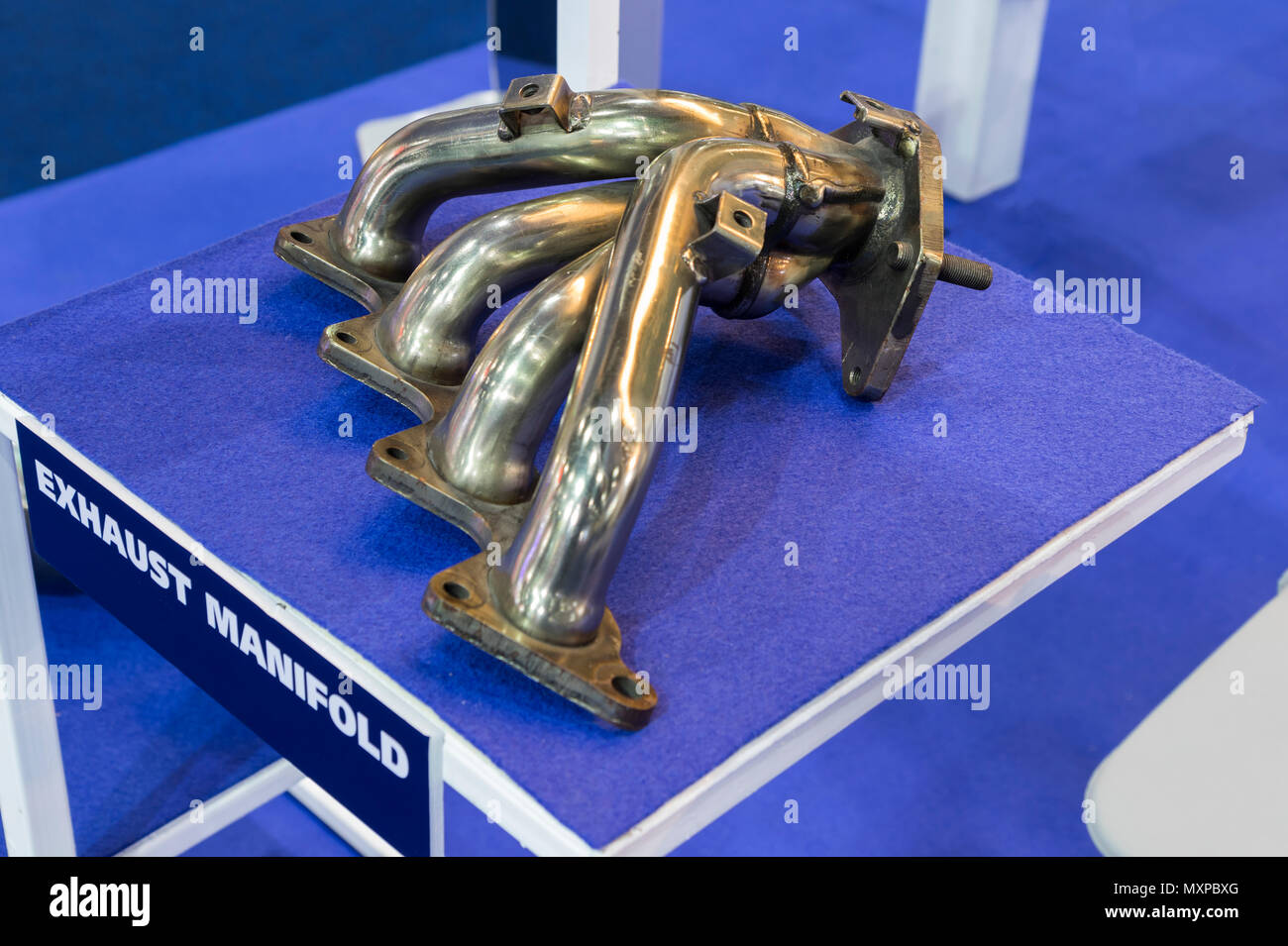 Exhaust manifold hires stock photography and images Alamy
