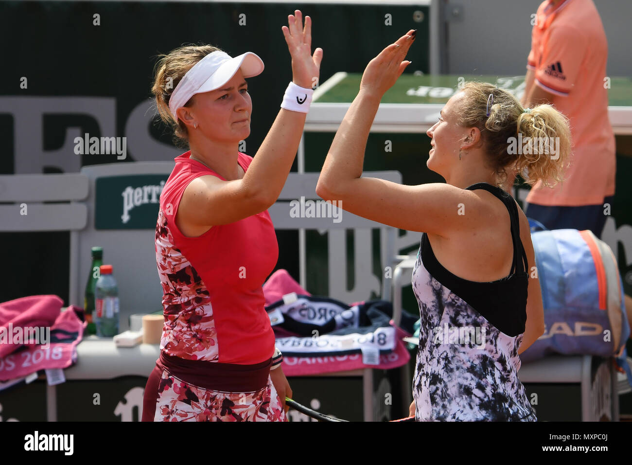 Barbora Krejcikova, Katerina Siniakova Stock Photo - Alamy