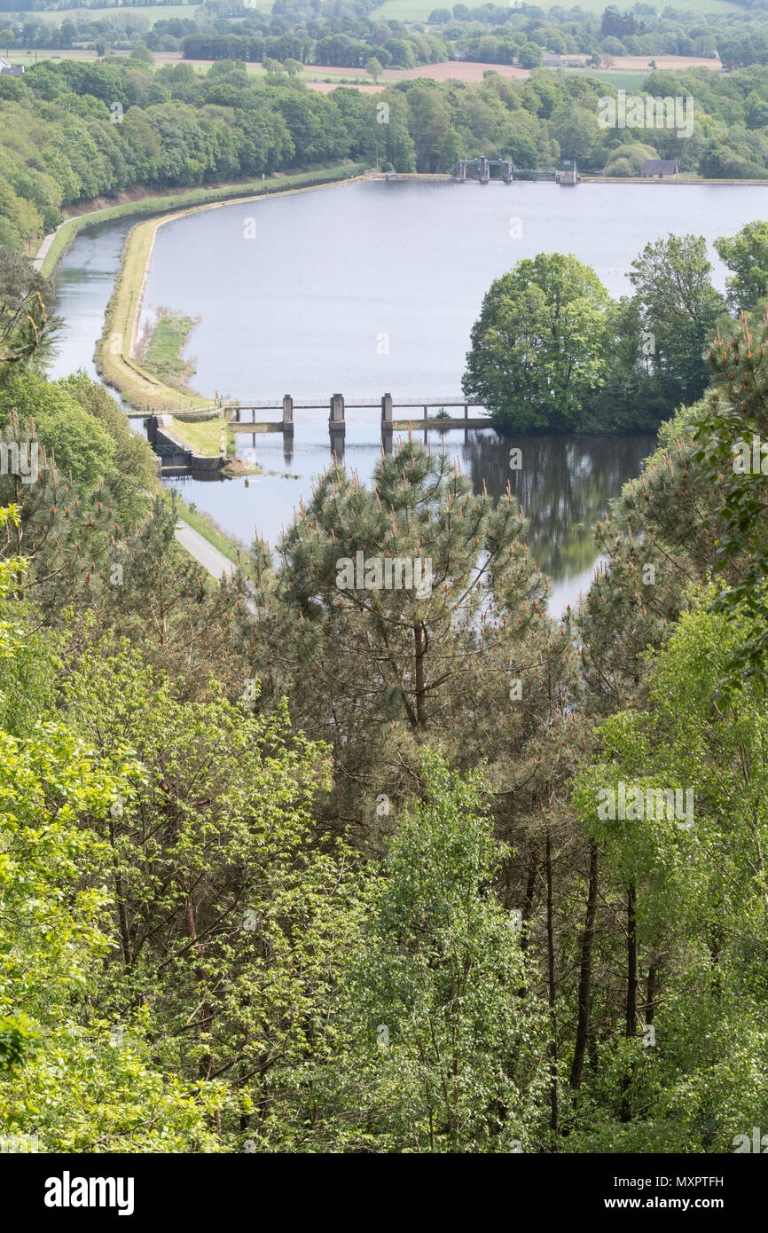 NantesBrest canal (left) and the run off from the Lac de Guerlédan