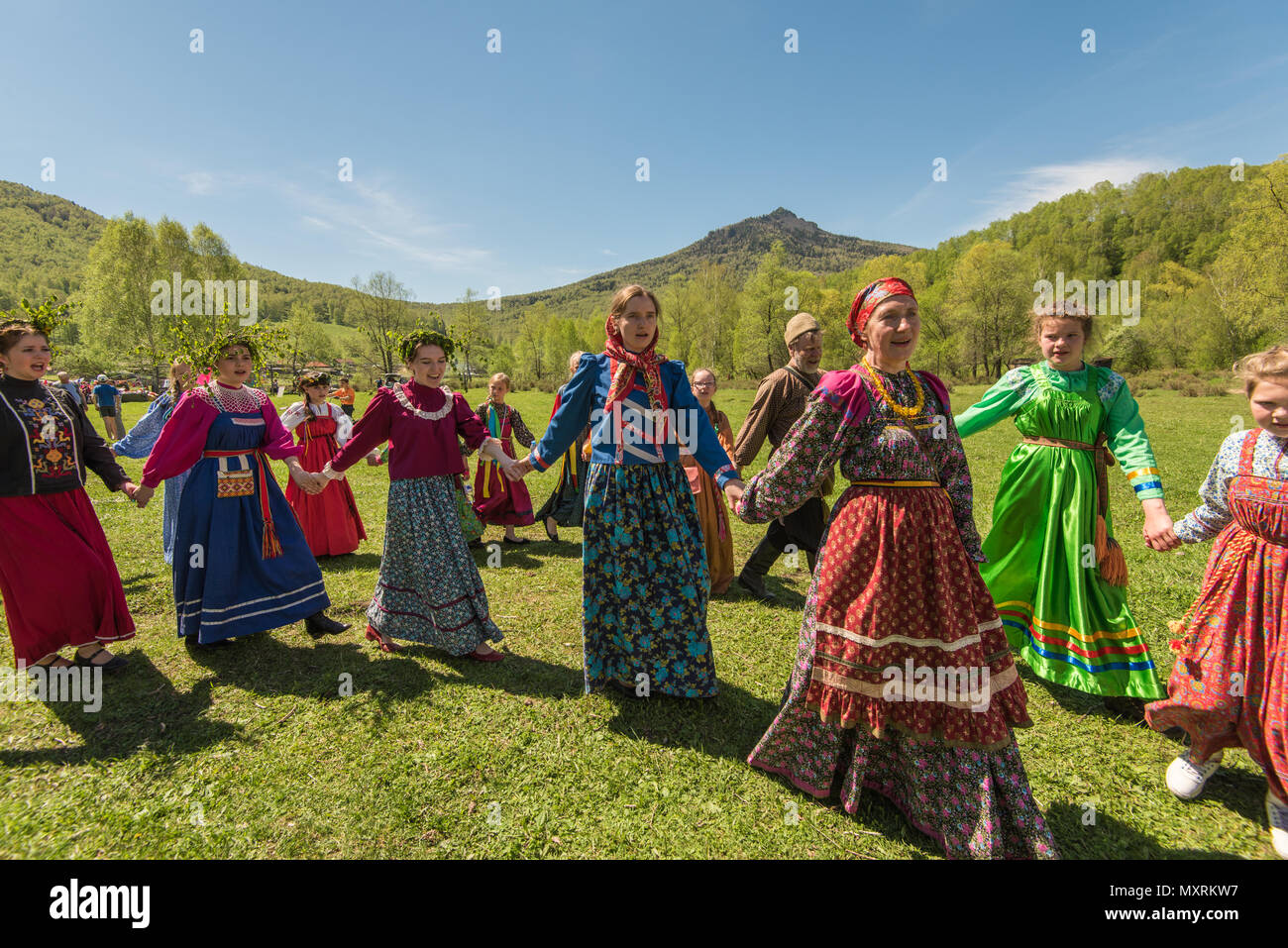 Ruist Ritual Ancient Russian rite: traditional dances Stock Photo - Alamy