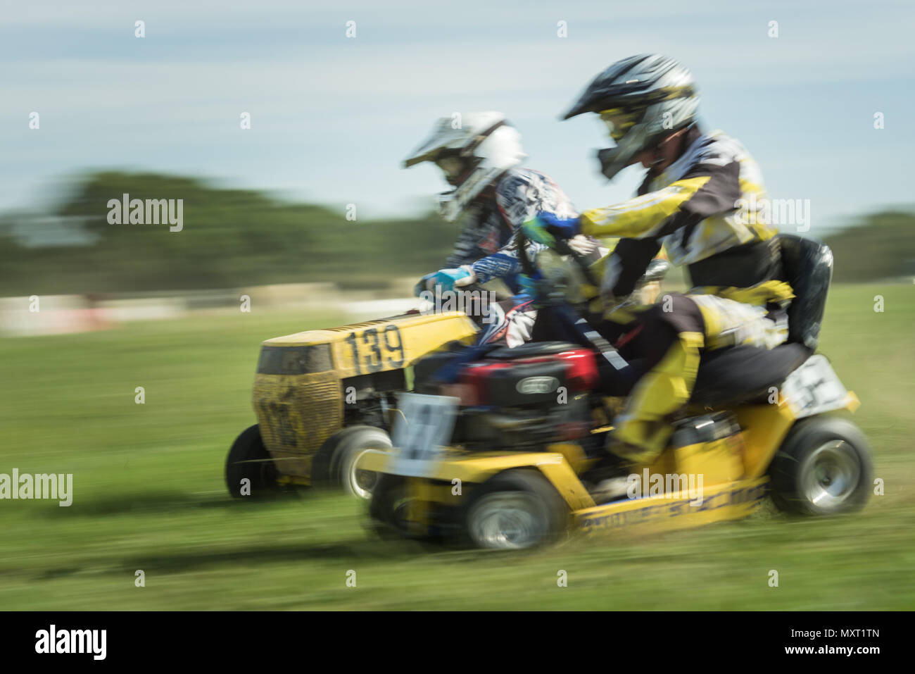 Five Oaks, Nr Billingshurst, West Sussex, UK. September 24th 2016.  Competitors take part in the Lawn Mower Racing World Championships at Five Oaks ne Stock Photo