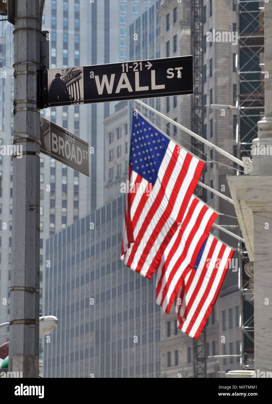 New york city financial district hi-res stock photography and images ...