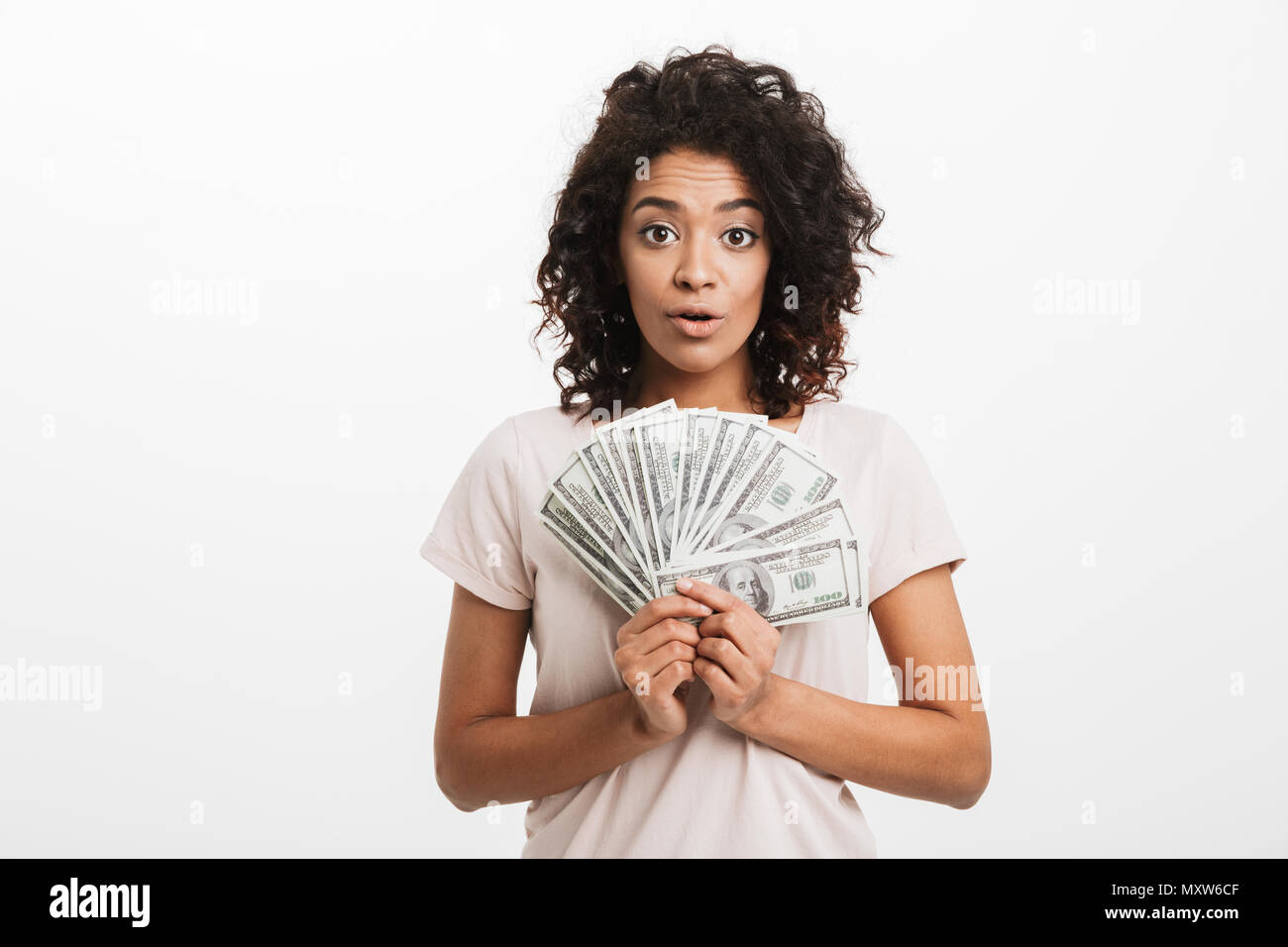 Карточки людей с деньгами. Lot holding. Девушка держит деньги в руках. Lot holding. Lot holding.