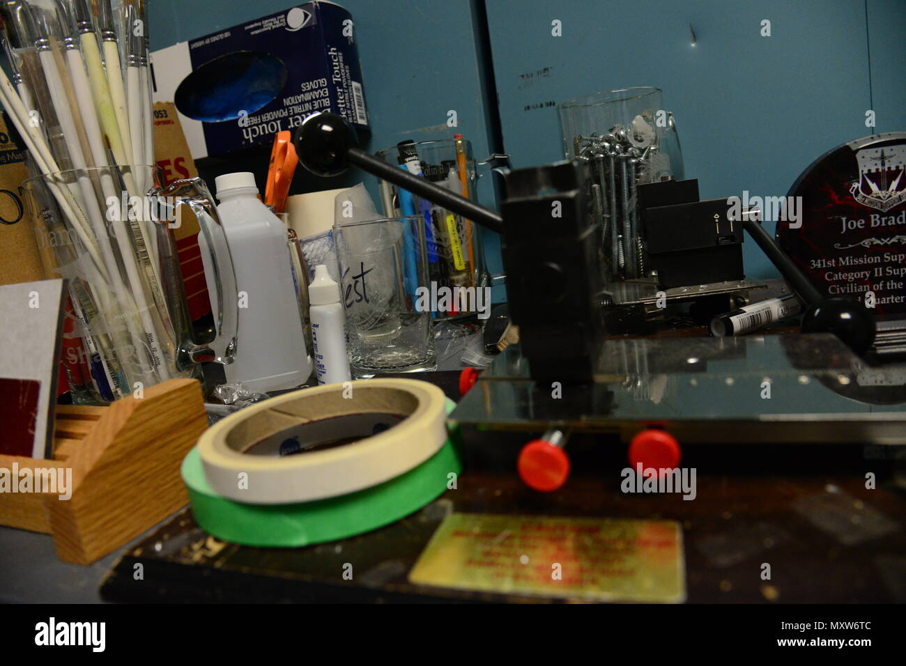 Plaques and trophies hires stock photography and images Alamy