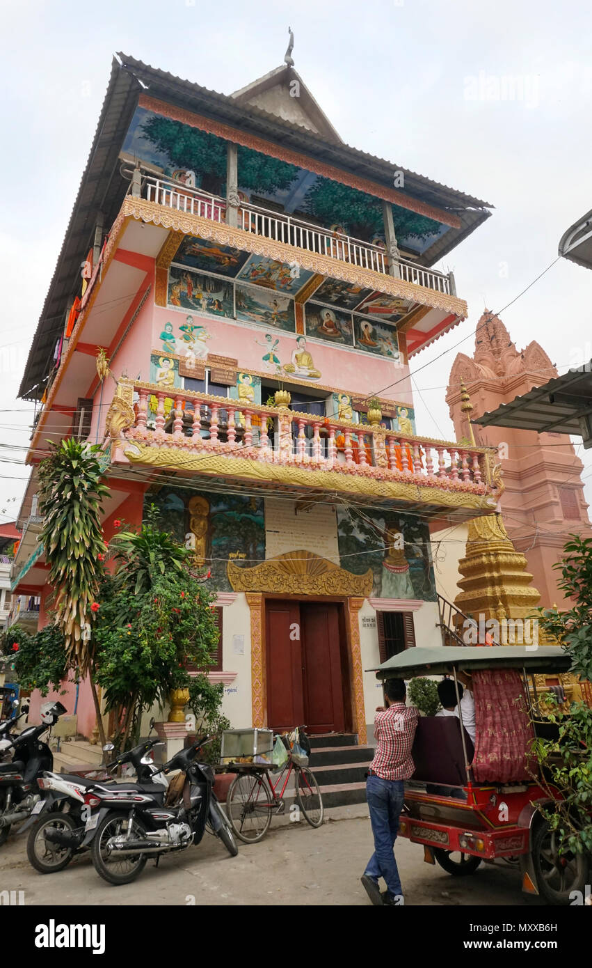 School at the Saravoan Techo Pagoda, Phnom Penh, Cambodia Stock Photo
