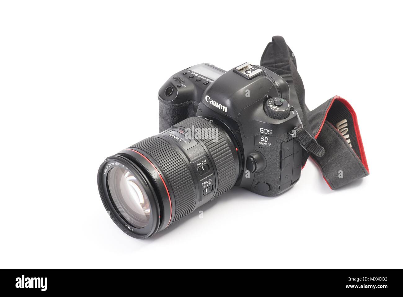 Canon 5D MARK IV DSLR camera with 70-200mm F2.8L IS II lens Canon 5D MARK IV DSLR camera with 70-200mm F2.8L IS II lens
