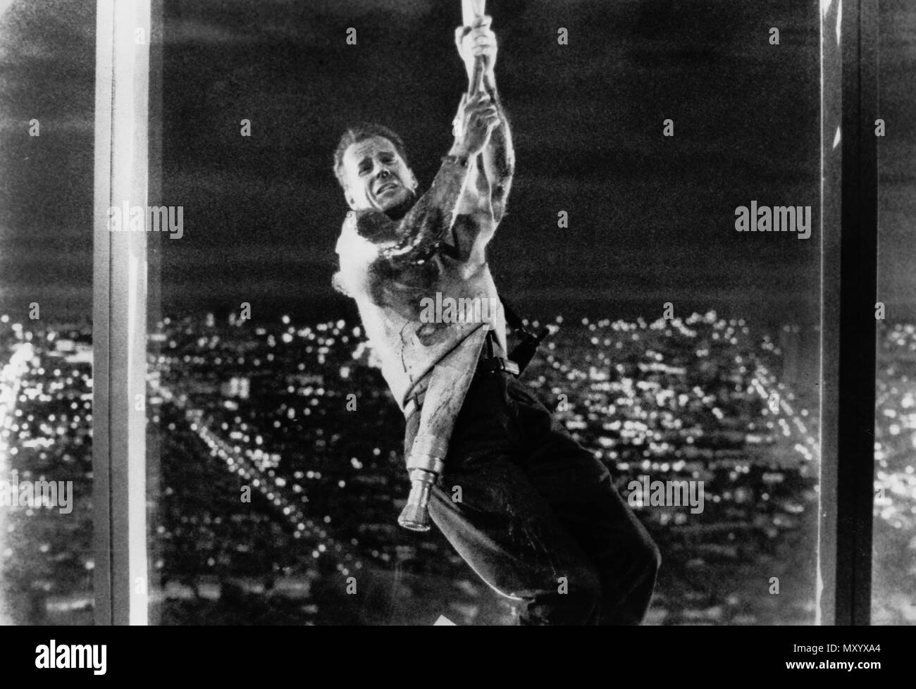 Bruce willis die hard 1988 Black and White Stock Photos & Images Alamy