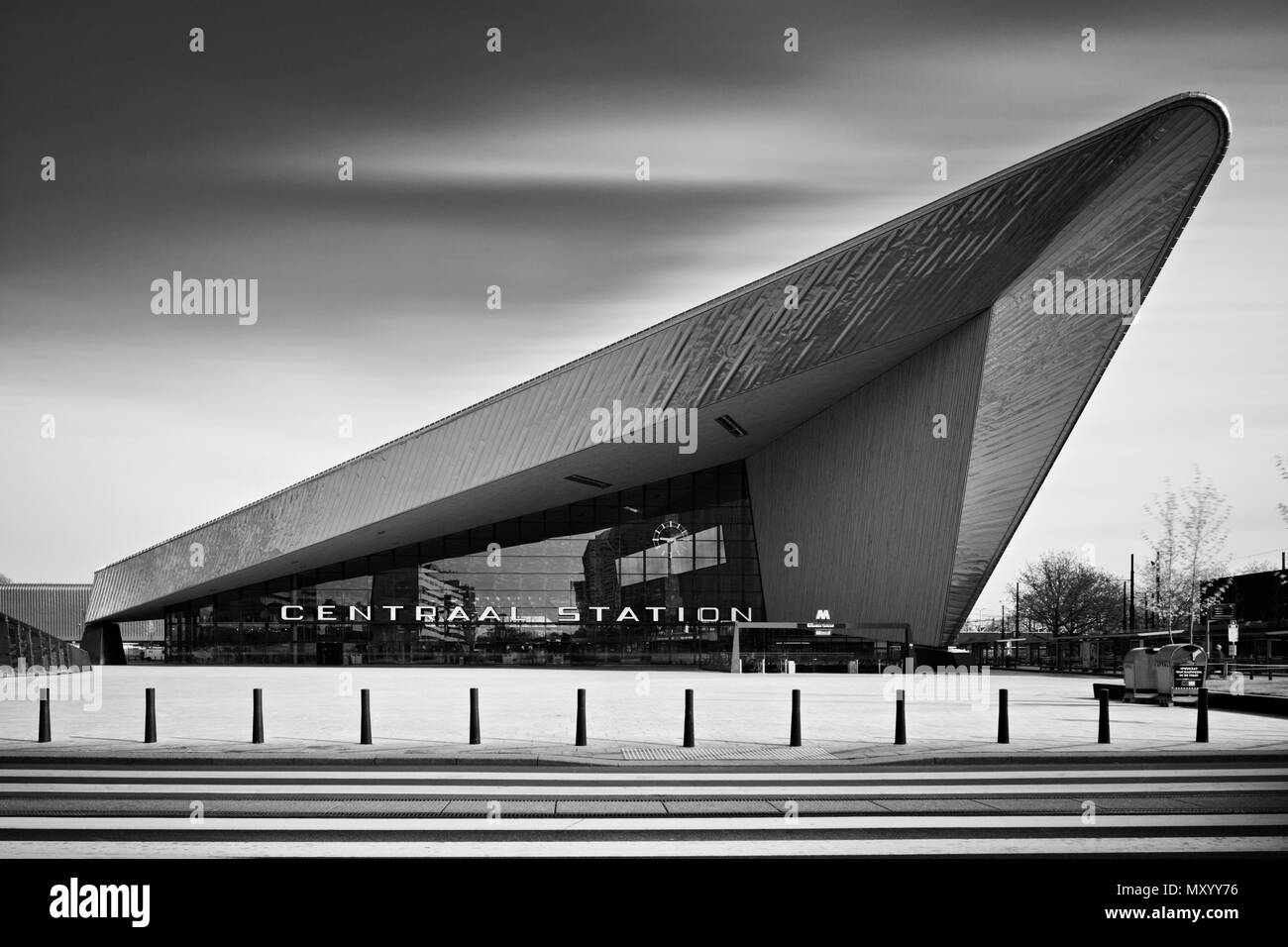 New railway station ns rotterdam Black and White Stock Photos & Images ...