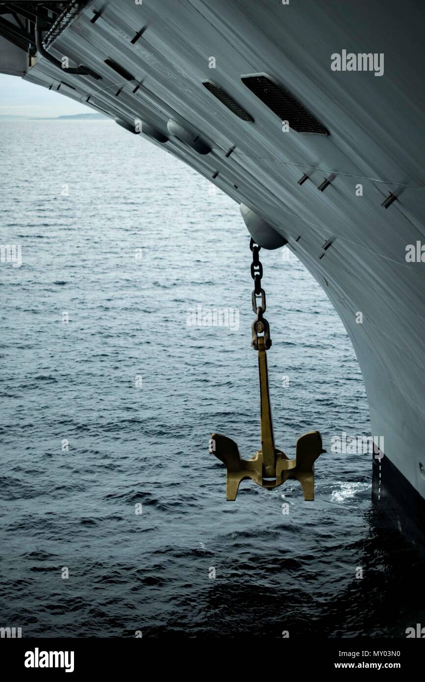 161221NTV230062 SAN DIEGO (Dec. 21 2016) The port side anchor is