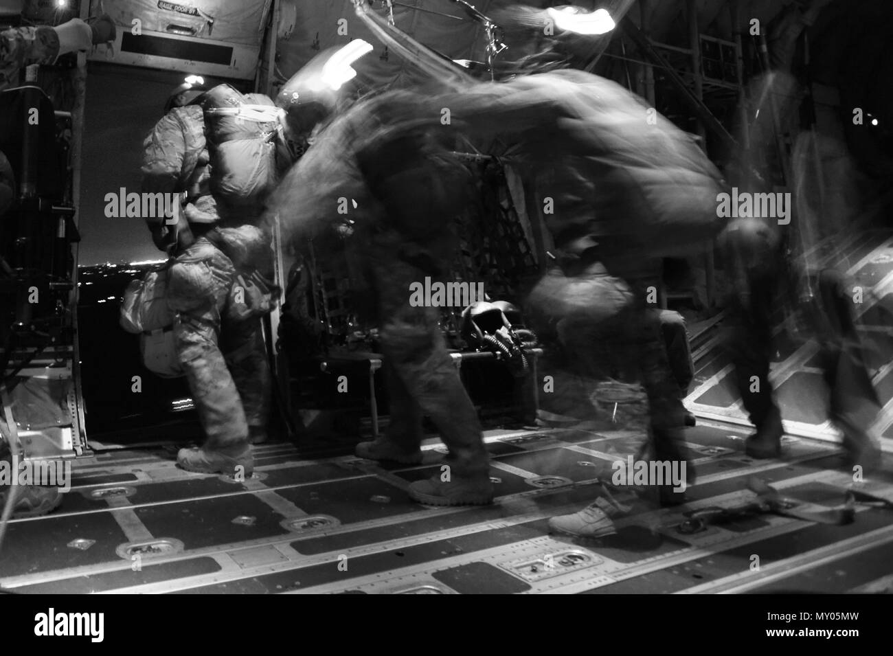 Low Level Static Line Low level static line jump Black and White Stock Photos & Images - Alamy