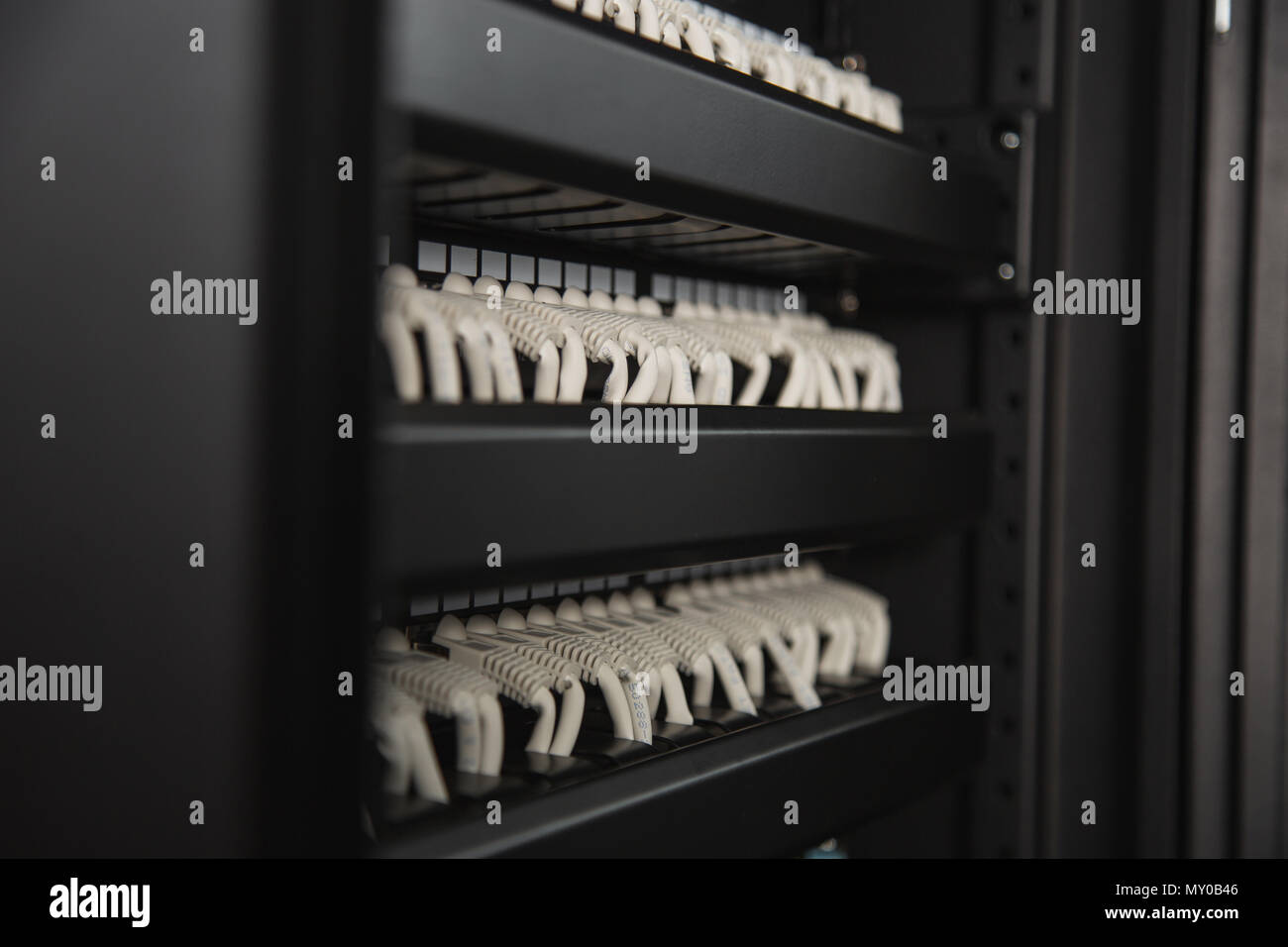 Connecting circuit hi-res stock photography and images - Alamy