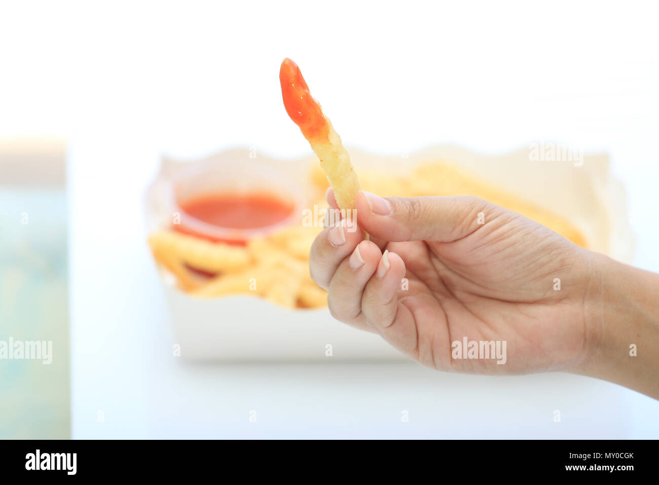 Girl Eating Chips Ketchup Hi res Stock Photography And Images Alamy girl-eating-chips-ketchup-hi-res-stock-photography-and-images-alamy