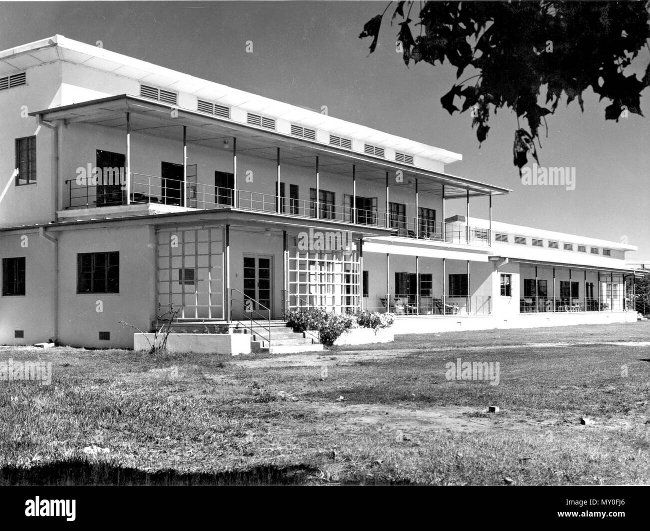 Hospital Entrance Black And White Stock Photos Images Alamy