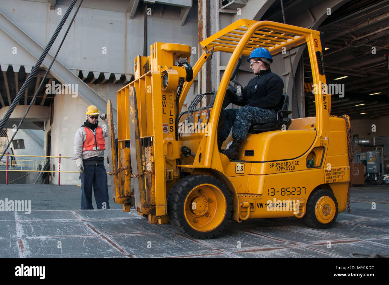 Page 2 Platform Forklift High Resolution Stock Photography And Images Alamy